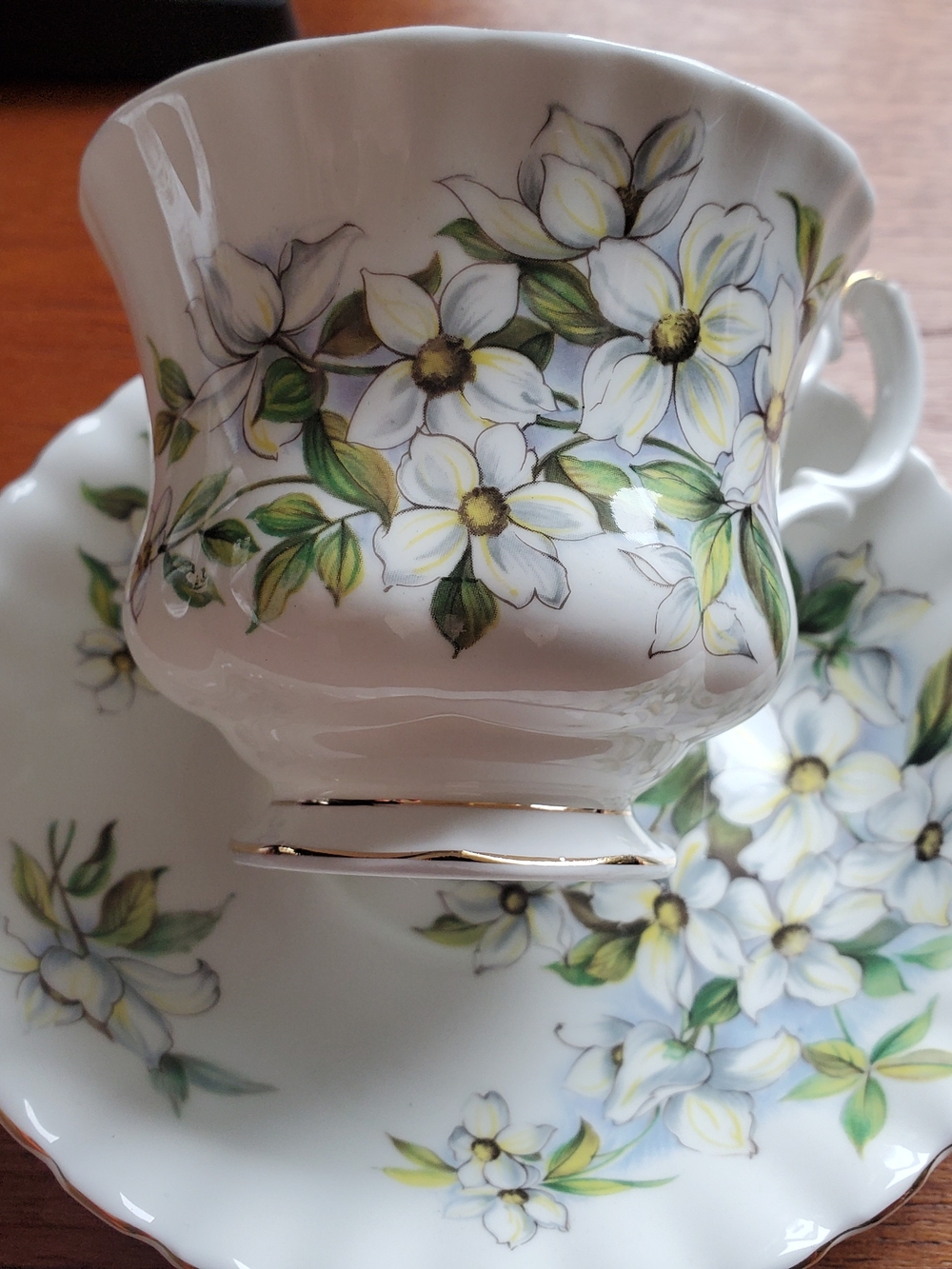 Royal Albert Vintage Teacup, DOGWOOD floral pattern